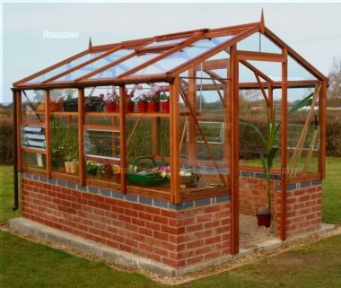 Alton Traditional Greenhouse 811